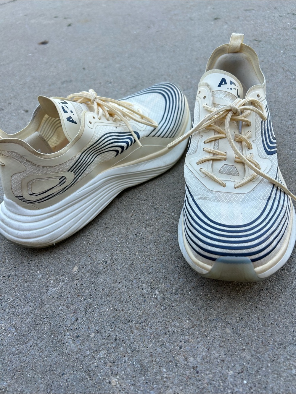 APL Men's Cream and Navy Wave-Stripe Sneakers